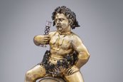 Bacchus auf einem Fass, Meinrand I Bauch, Nürnberg, 1590-1602 Figur mit einem Glas Wein in der Hand sitzt auf einem Weinfass