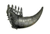 Behälter für magische Substanzen (naga morsarang) ein Horn, darauf Menschenketten