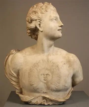 Apollo Büste einer Person mit Sonnenfigur auf der Brust